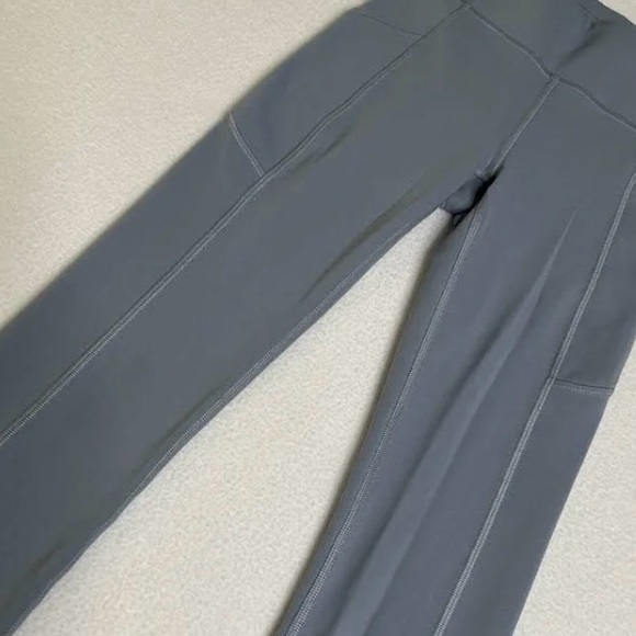 lululemon Invigorate High-Rise Tight 25", Chambray, Size 4 - Picture 7 of 7